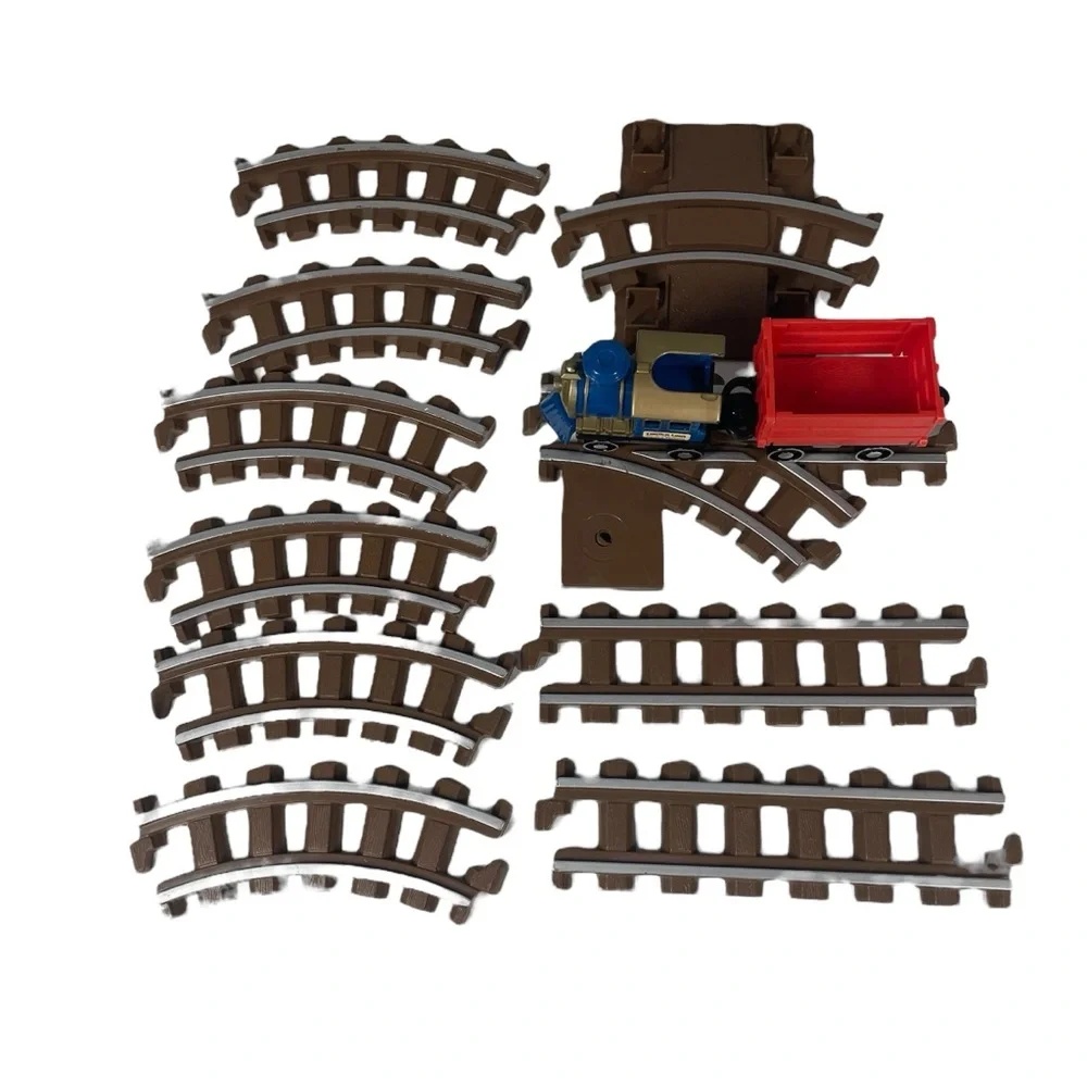 Vintage Lincoln Logs Train & Wooden Building Toy 615 Pieces & Roy Toy Western